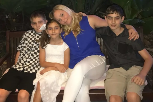 ee9d766b86330bbc567619fe435b7b41